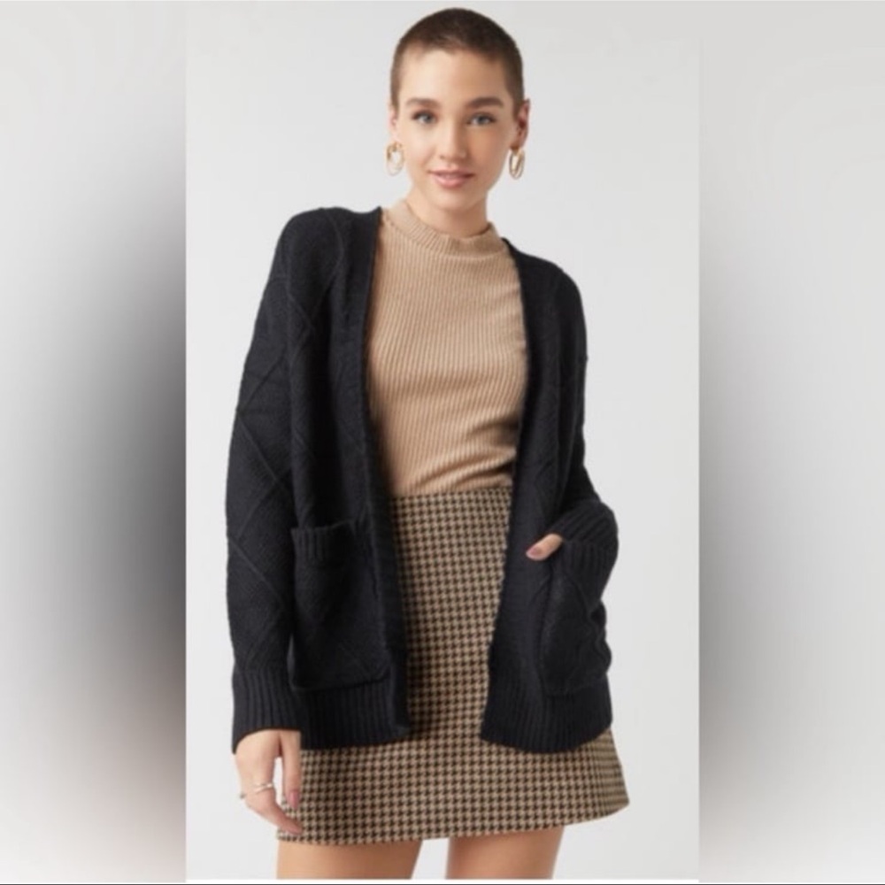 New Francesca’s Fiona Diamond Knit Black Cardigan
